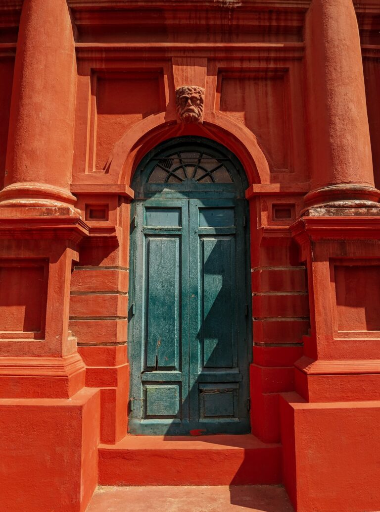 Facade Cleaning Techniques to Preserve the Architectural Integrity of Buildings in Bangalore