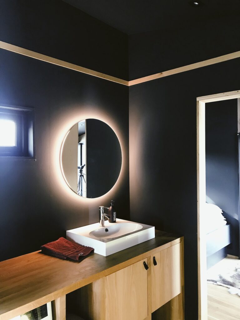 Sparkling Mirrors: Tips for Crystal Clear Reflections