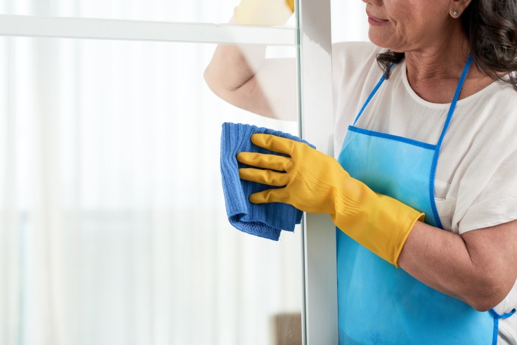 kitchen window deep cleaning