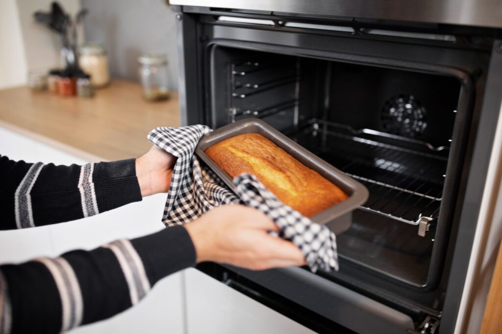 deep cleaning of oven