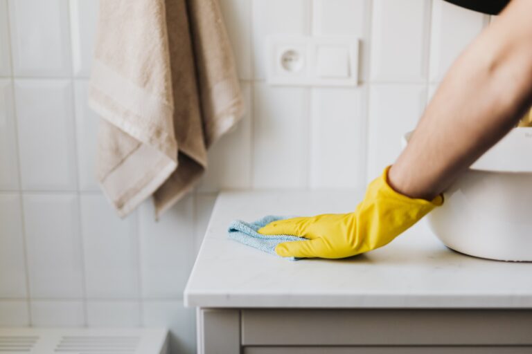 What are the differences between commercial and residential cleaning?