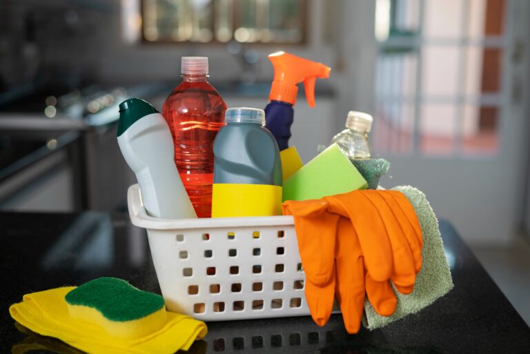 What are the 5 popular commercial cleaning agents used by professionals?